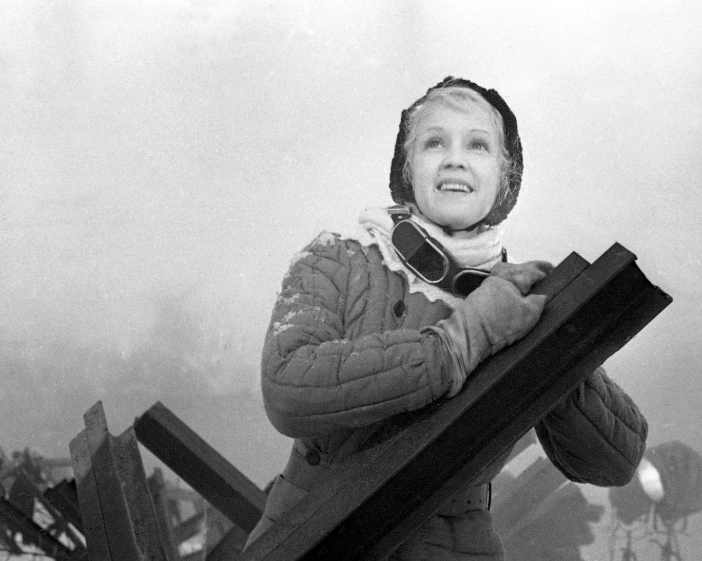 Мариня Ладынина. Кадр из фильма «В 6 часов вечера после войны».
