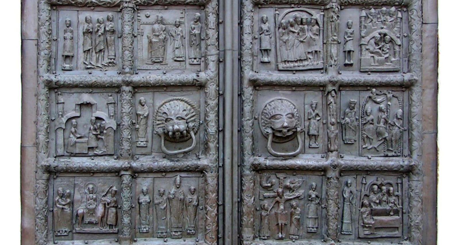 Магдебургские ворота храма Святой Софии в Великом Новгороде.