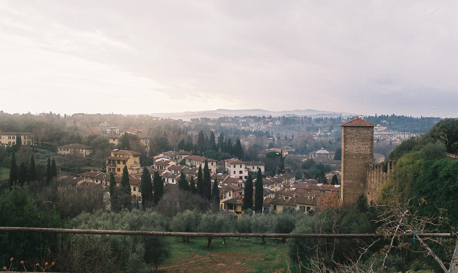 Вид на Тоскане, открывающийся с террасы в садах Боболи.