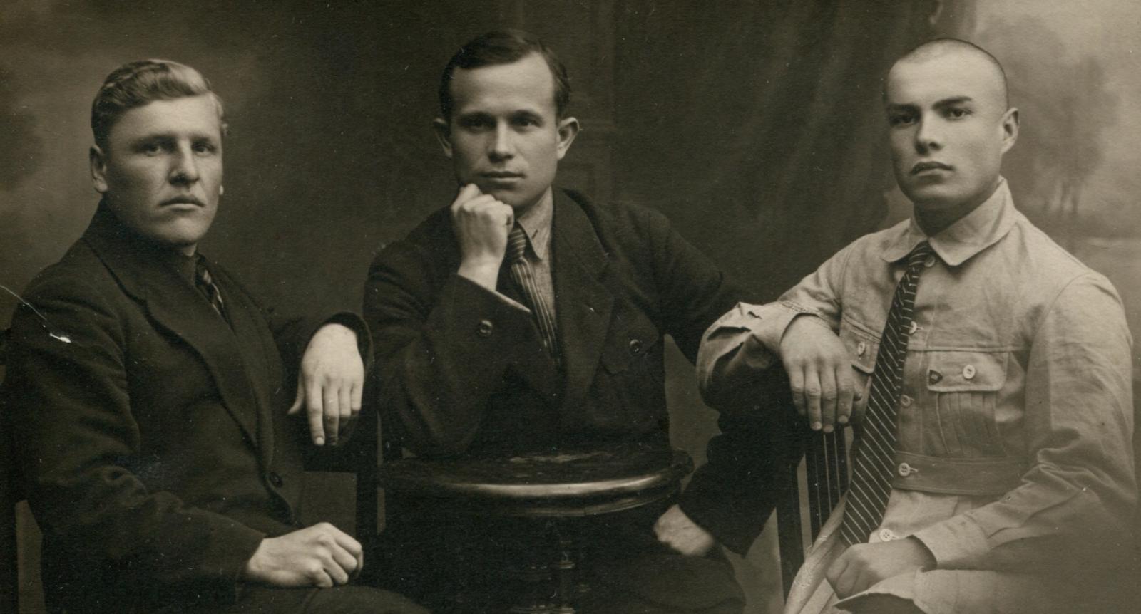 Студент рабфака Никита Хрущев (в центре), 1924 год. 