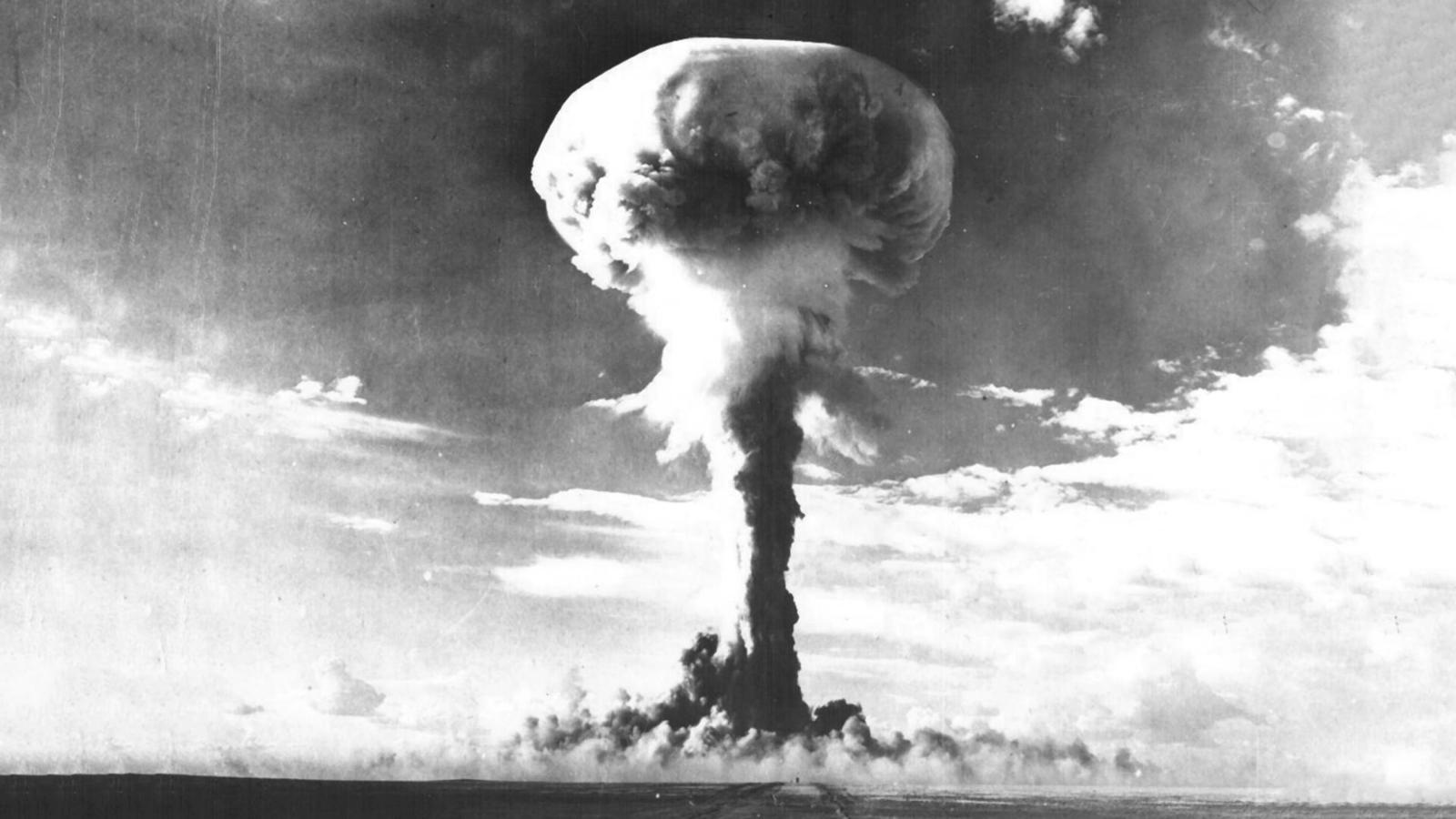 Взрыв под Семипалатинском в 1953 году «Изделия РДС-6».