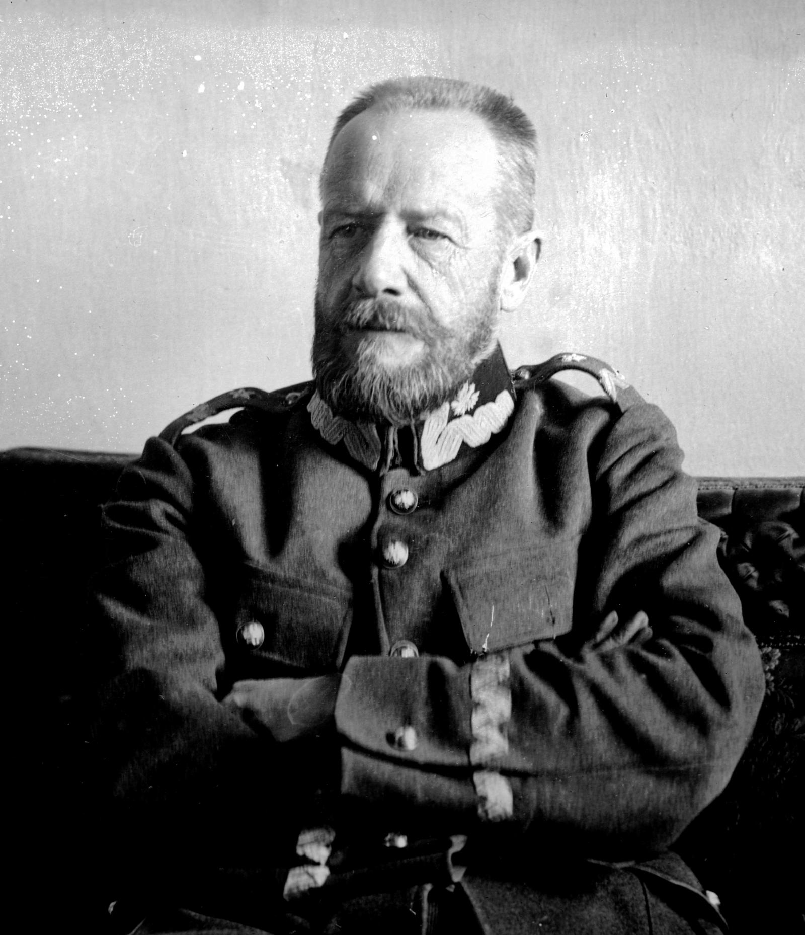 Генерал Люциан Желиковский. 