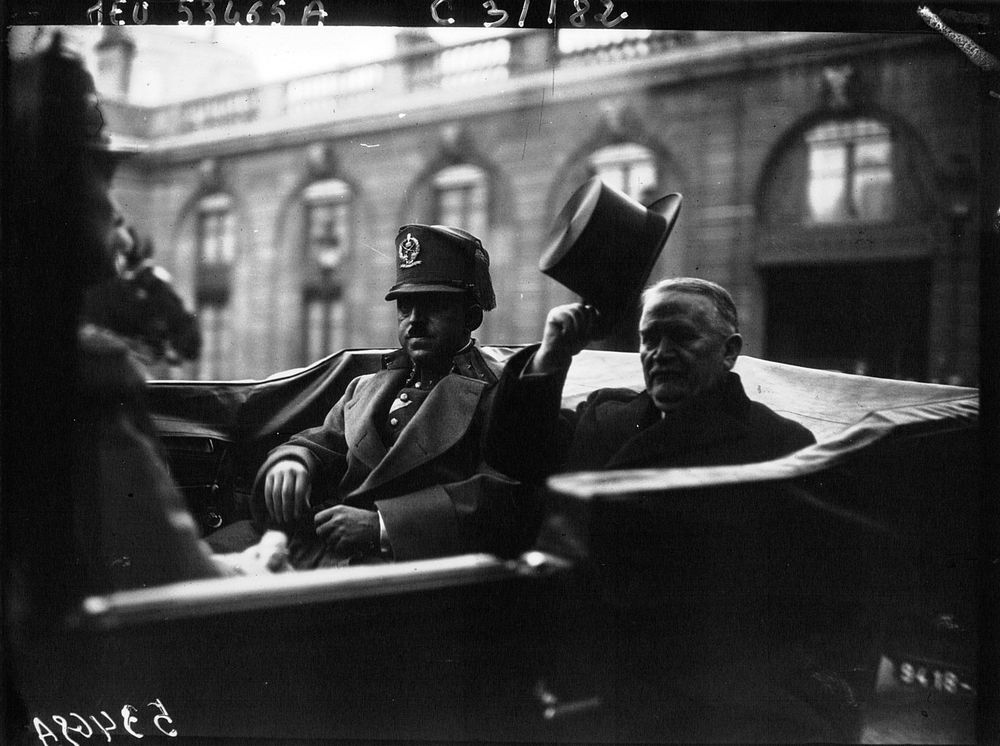 Король Аманулла и президент Франции Гастон Думерг. 1928 год.