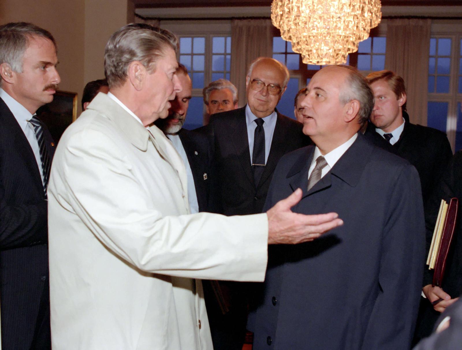 Рейган и Горбачёв в Рейкьявике.