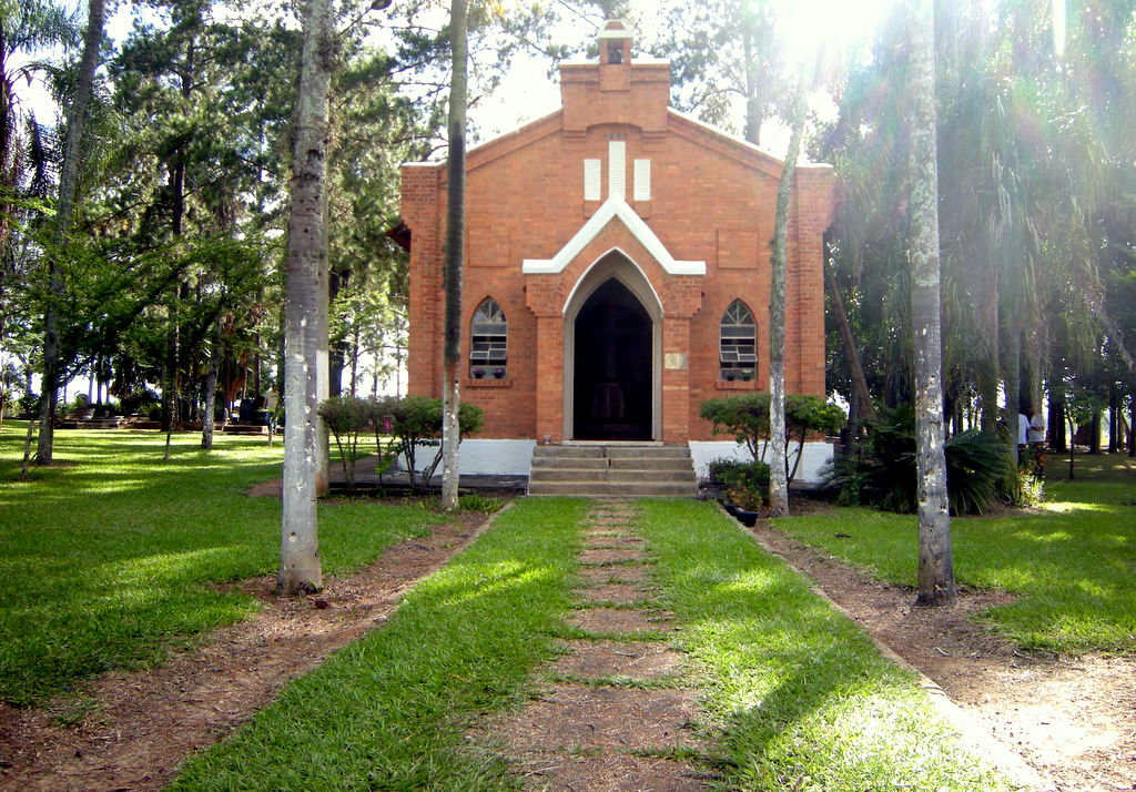Американская церковь в Санта-Барбара-д'Уэсти. (commons.wikimedia.org) 5.jpg