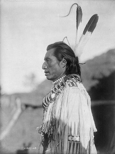 4 Сердце Вороны индеец из племени манданов около 1908.JPG