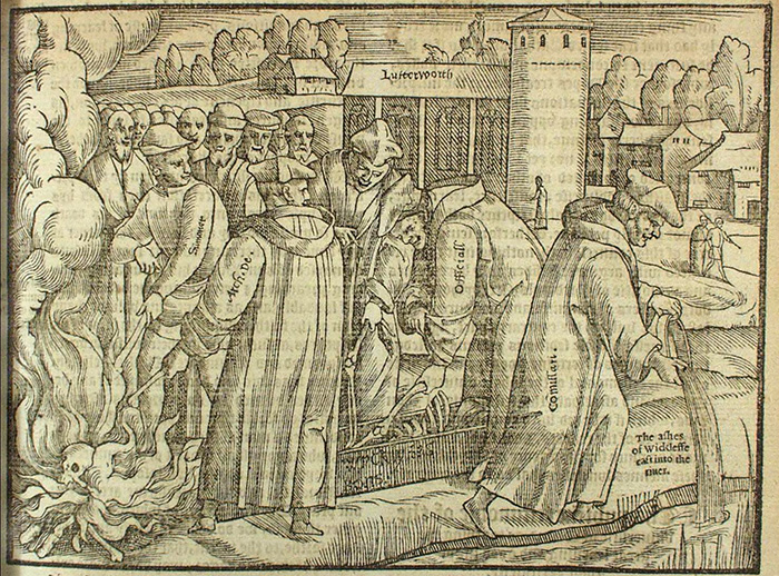 Сжигание костей Джона Уиклифа гравюра из книги Foxes Book of Martyrs (1563).jpg