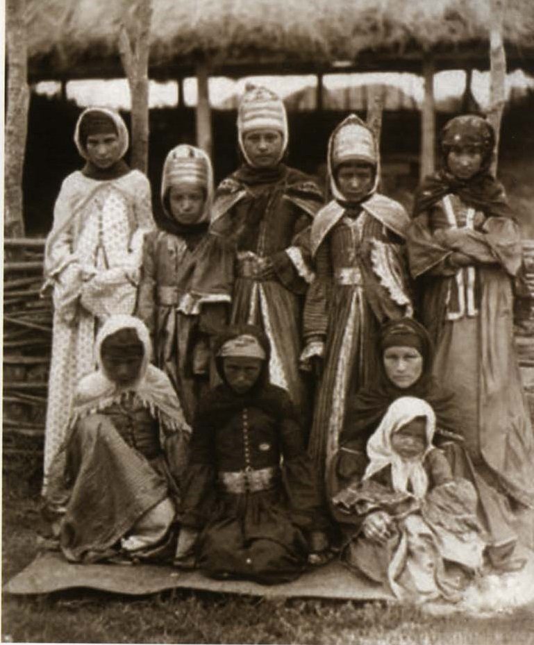 Фотография ногайцев начала XX века.jpg