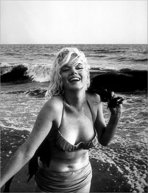 Мэрилин Монро в одной из последних фотосессий, июль 1962 год.jpg