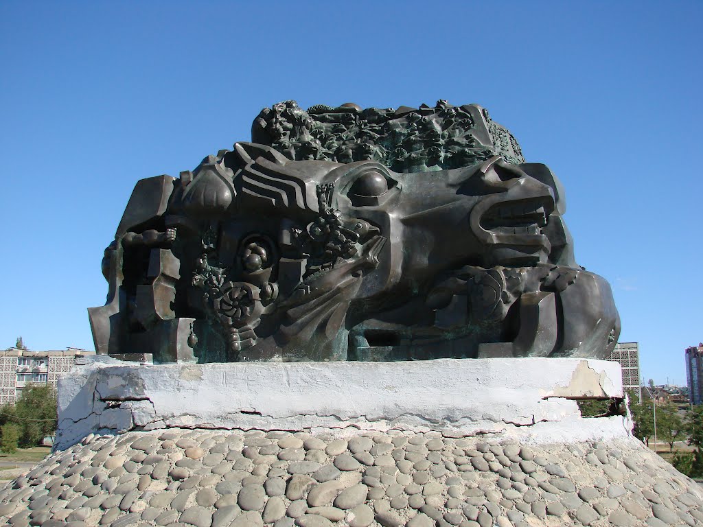 Мемориал Исход и возвращение в Элисте.jpg