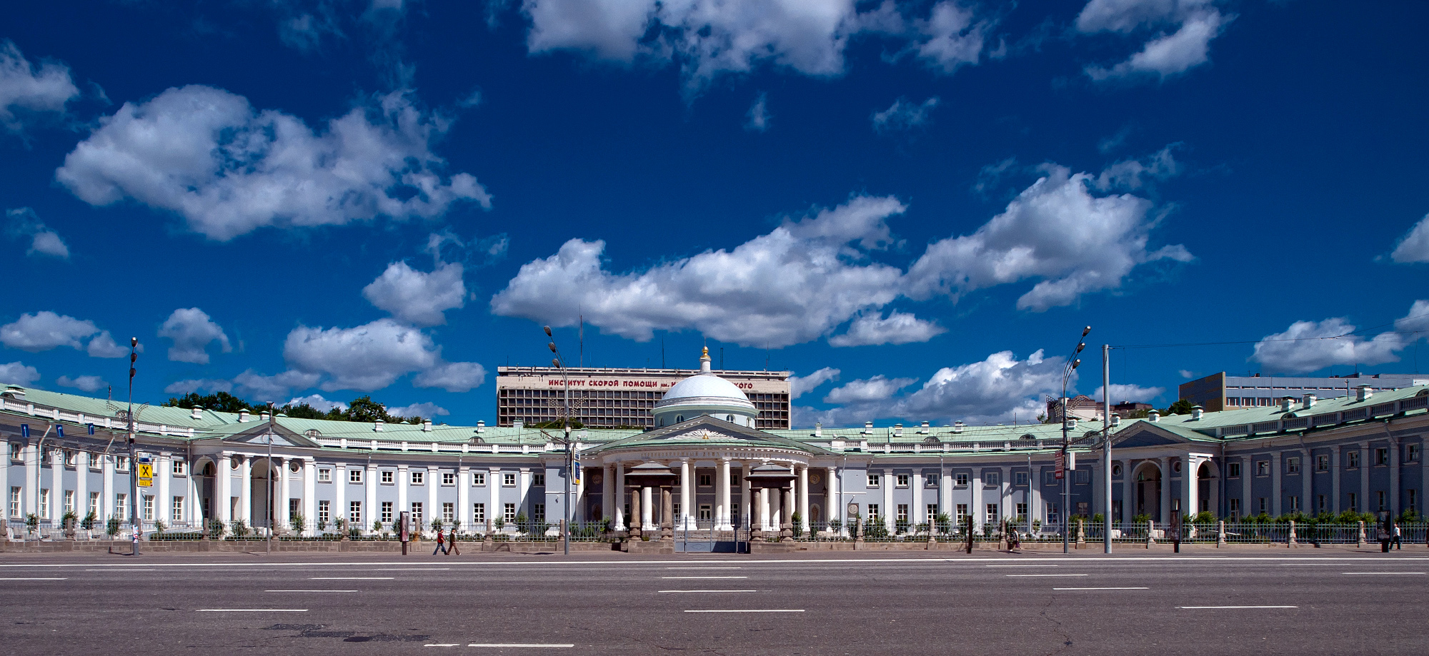 Странноприимный дом, архитектор Джакомо Кваренги. (Wikimedia Commons) 7.jpg