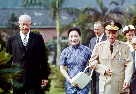 11 U.S. President Dwight D. Eisenhower and President Chiang Kai-shek of Republic of China in Taiwan. 1960..jpg 11 U.S. President Dwight D. Eisenhower and President Chiang Kai-shek of Republic of China in Taiwan. 1960..jpg