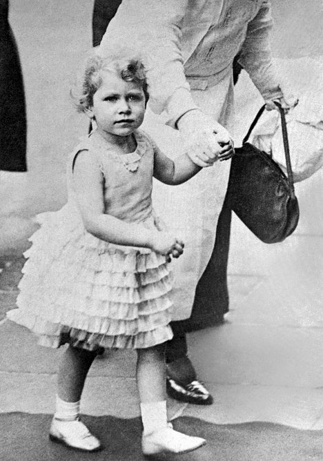 На прогулке, 1930 год.jpg На прогулке, 1930 год.jpg