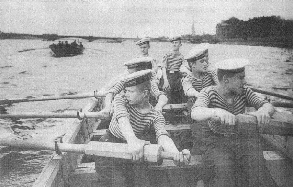 ф8 Практические занятия по военно-морскои подготовке. 1945 г. .png