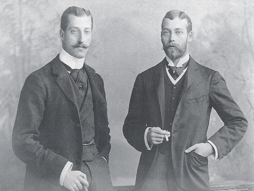 Фото 6. Альберт Виктор с братом Георгом в 1885—1890 годах.jpg