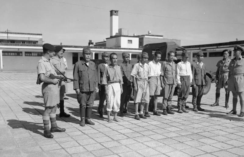 Японские военные преступники перед отправкой в тюрьму. (wikipedia.org) 4.jpeg