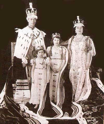 Король Георг VI, его жена Елизавета и дочери.jpg