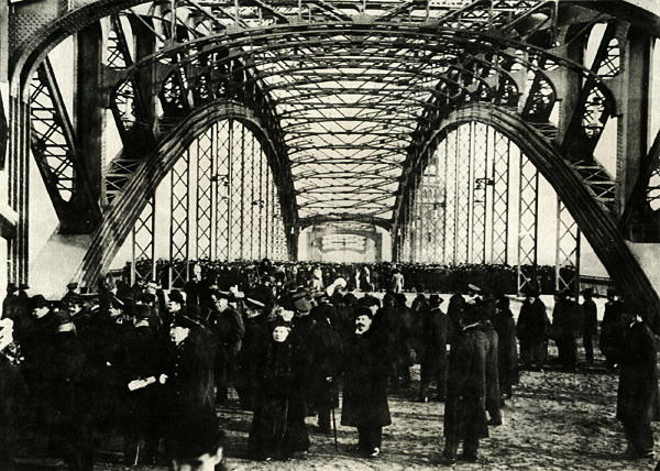 15 Открытие Охтинского моста 1911.jpg