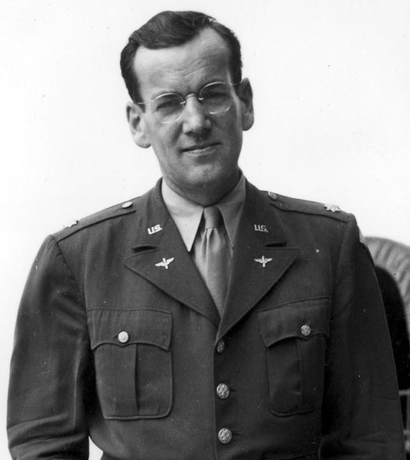 Гленн Миллер во время службы в ВВС США.jpg