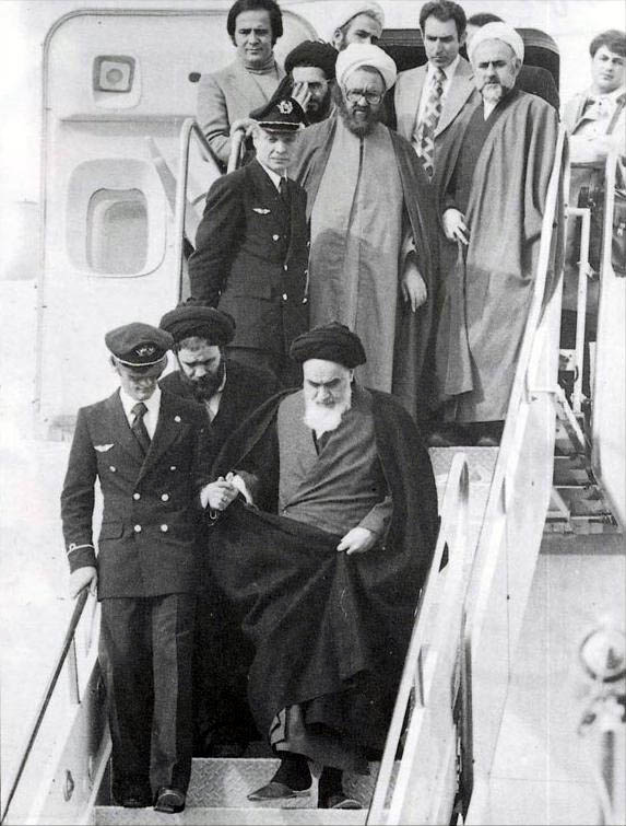 Фото 4. Возвращение Хомейни в Иран после 14 лет изгнания 1 февраля 1979 года..jpg