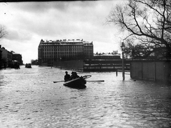 1 Наводнение в Санкт-Петербурге 1903 года.jpg