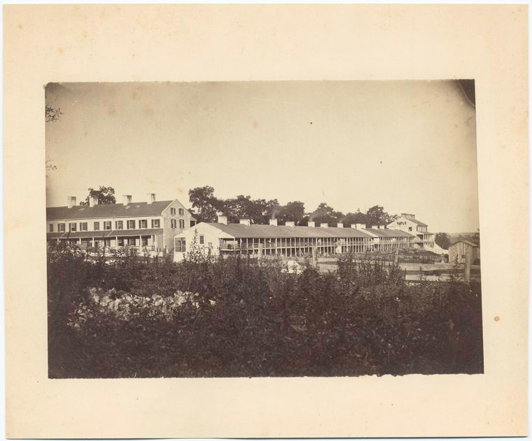 Бараки для солдат.jpg jefferson-barracks-st-louis-mo--two-long-brick-build_3110019799_o.jpg