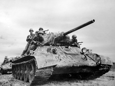 Танк Т-34 образца 1941 года.jpg