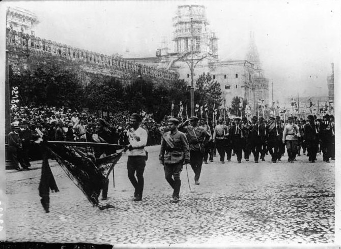 8 Парад на Красной площади, Москва, 1921 год..jpeg 8 Парад на Красной площади, Москва, 1921 год..jpeg