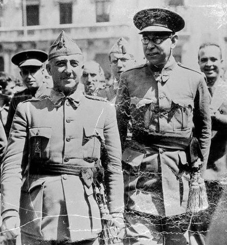 Лидеры путча генералы Франко (слева) и Мола.jpeg