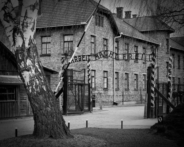 Auschwitz-Birkenau.jpg