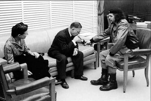 Жан-Поль Сартр и Симона де Бовуар встречаются с Эрнесто Геварой. Гавана, Куба, 1960 год.jpg