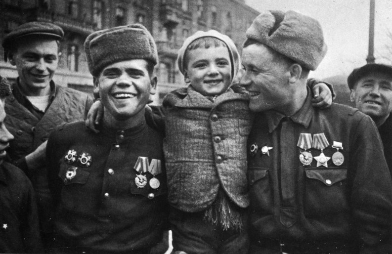 Советские солдаты.jpeg