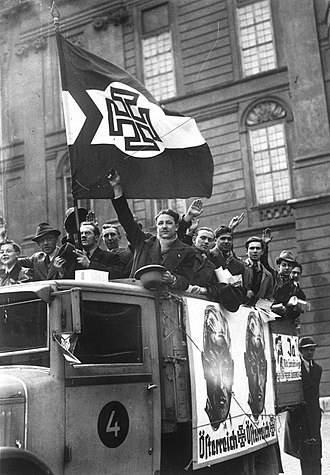 Фото 10. Выступление в поддержку режима Шушнига, 1938.jpg