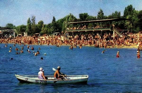 Пляж Евпатории, 1975 год.jpg Пляж Евпатории, 1975 год.jpg