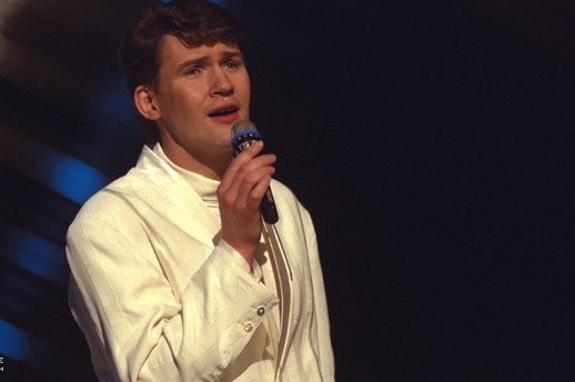 Johnny-Logan-Hold-Me-Now-Eurovision-1987-winner-Ireland.jpg