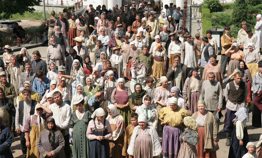 Тамбовские крестьяне, реконструкция. Кадр из к/ф «Жила-была одна баба», 2011. <br>