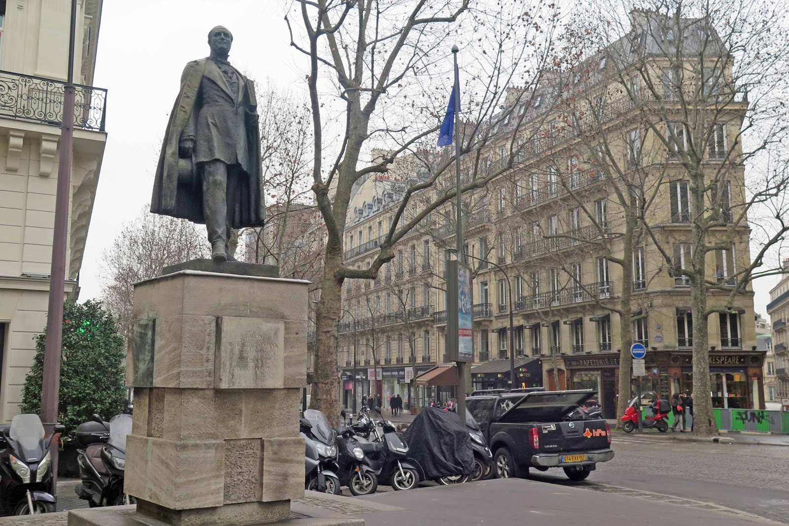 фото 3 Памятник барону Осману в Париже.jpg