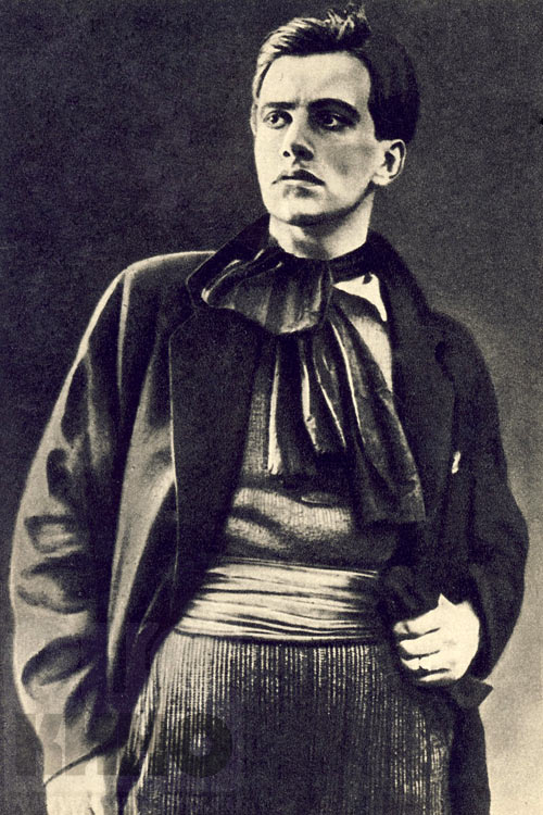 Маяковский на съемках фильма.