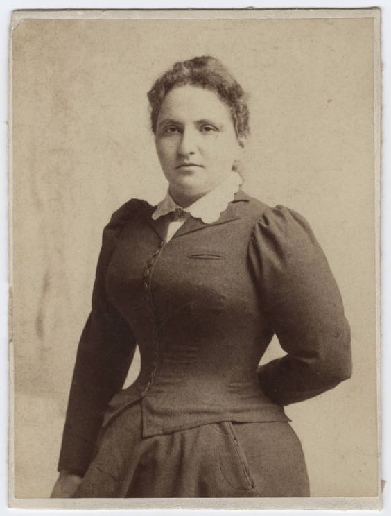 GertrudeSteinatRadcliffeCollege1894.jpg