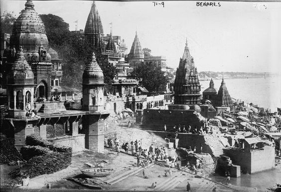 22 Benares_(Varanasi_India)_-_1922.jpg