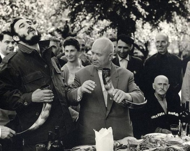 Фото 11 Никита Хрущев и Фидель Кастро в Грузии 1963.jpg
