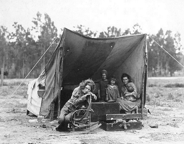 Фото 3. В одном из крупнейших лагерей по сбору гороха в Калифорнии. Февраль 1936 года.jpg