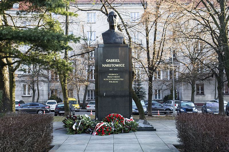 Памятник Нарутовичу в Варшаве. Источник: commons.wikimedia.org Памятник Нарутовичу в Варшаве. Источник: commons.wikimedia.org