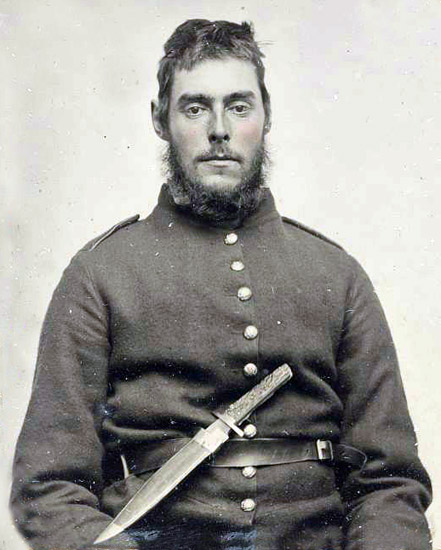 Фото 2. Солдат времен Гражданской войны с ножом Боуи.jpg