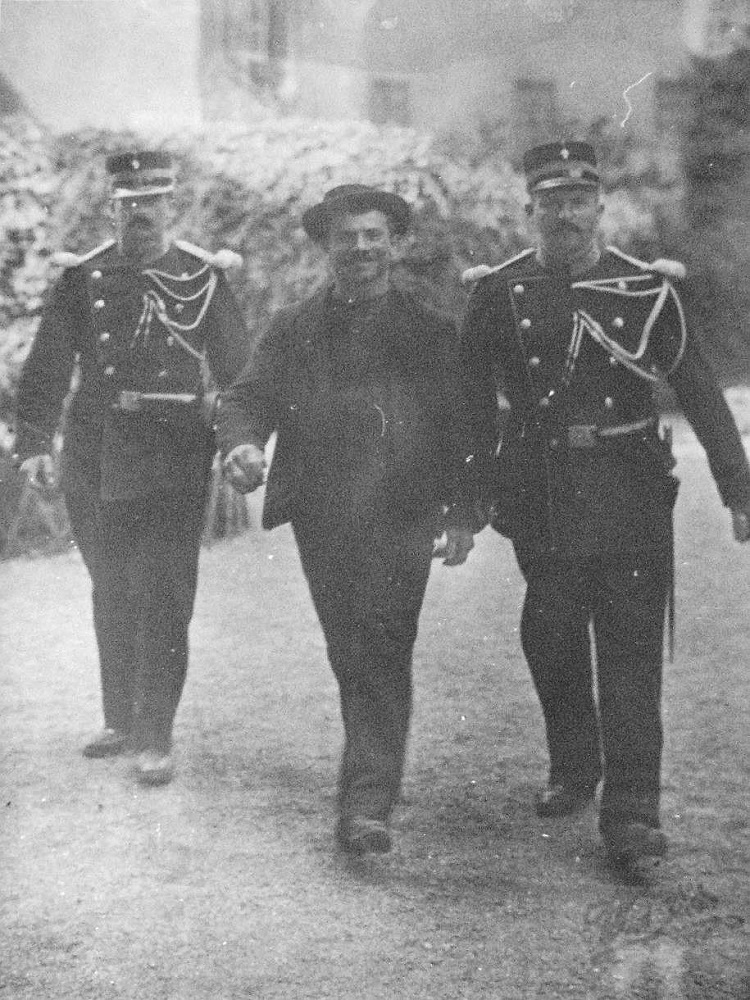 2.jpg 2.jpg
