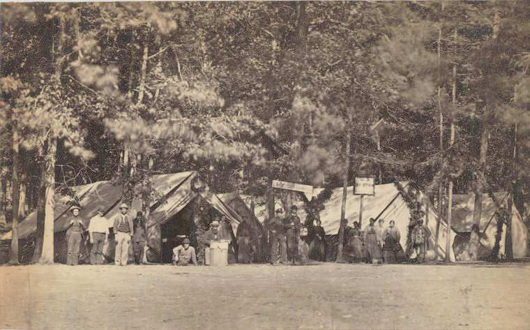 Палатки.jpg gettysburg--men-and-women-in-front-of-us-christian-commi_3110010905_o.jpg