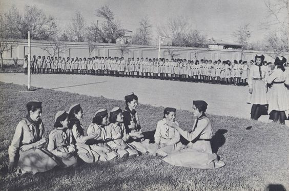 Девушки-скауты, 1950-е.