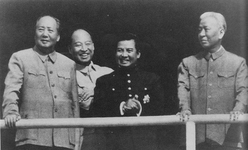 Мао Цзэдун и Лю Шаоци, 1966 год.