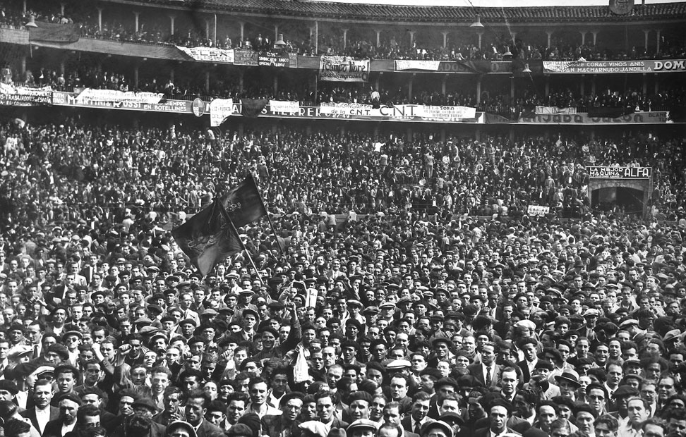 Митинг анархистов на стадионе в Мадриде. 1936 год.