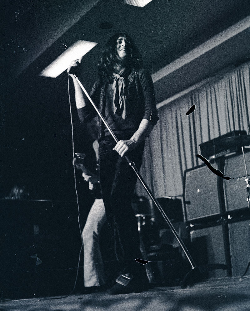 800px-Deep_Purple,_Ian_Gillan_1970.jpg